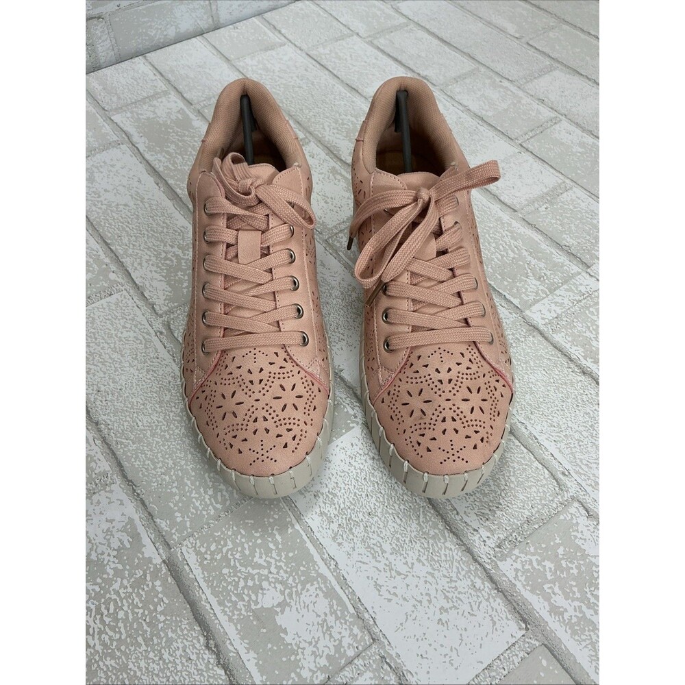 Blush Reta Easy Spirit Sneakers Shoes Size 8.5 In New Condition With Out Box